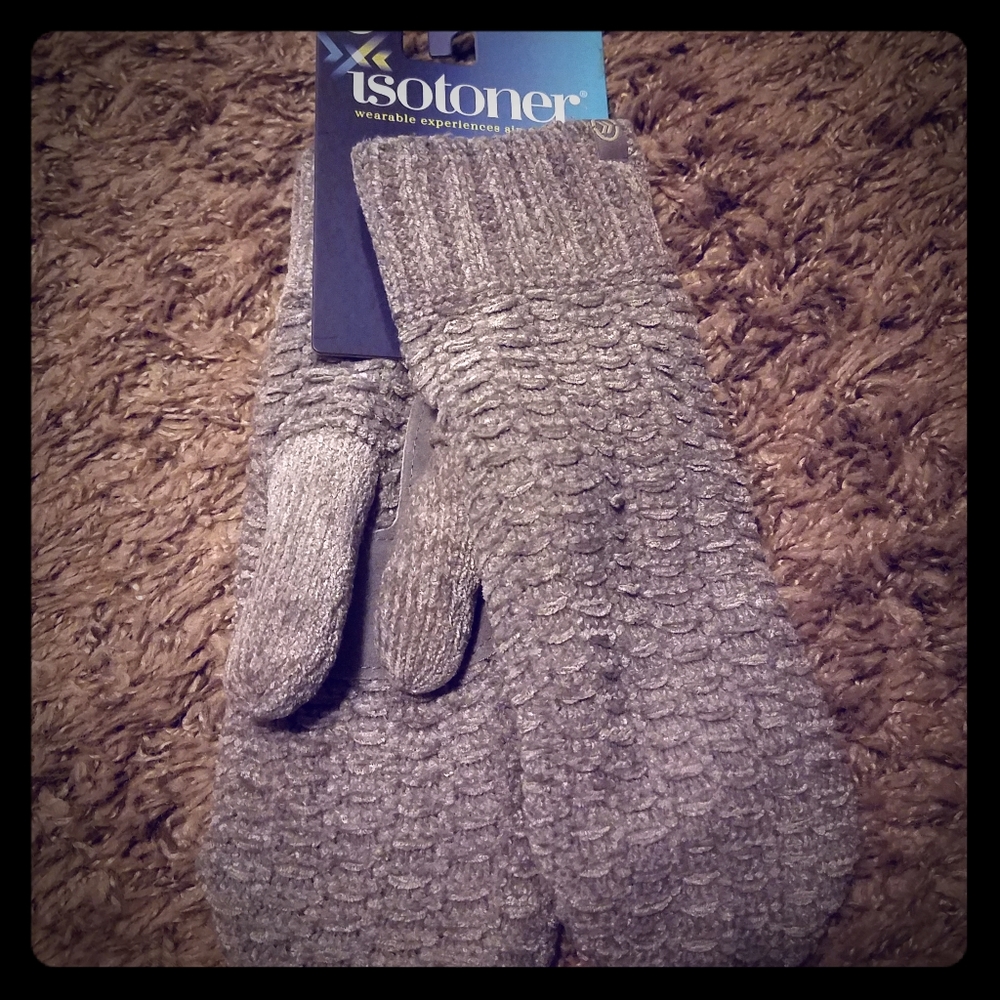 Isotoner Mittens